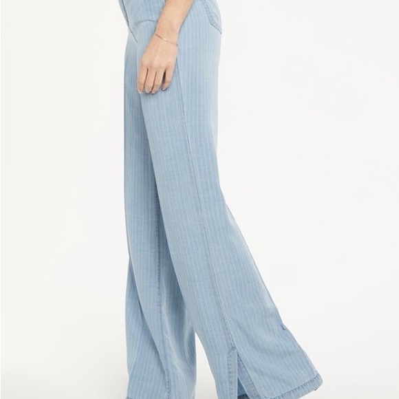 NYDJ Theresa Wide leg jeans.  Summer weight denim, light blue with subtle stripe - Picture 2 of 4